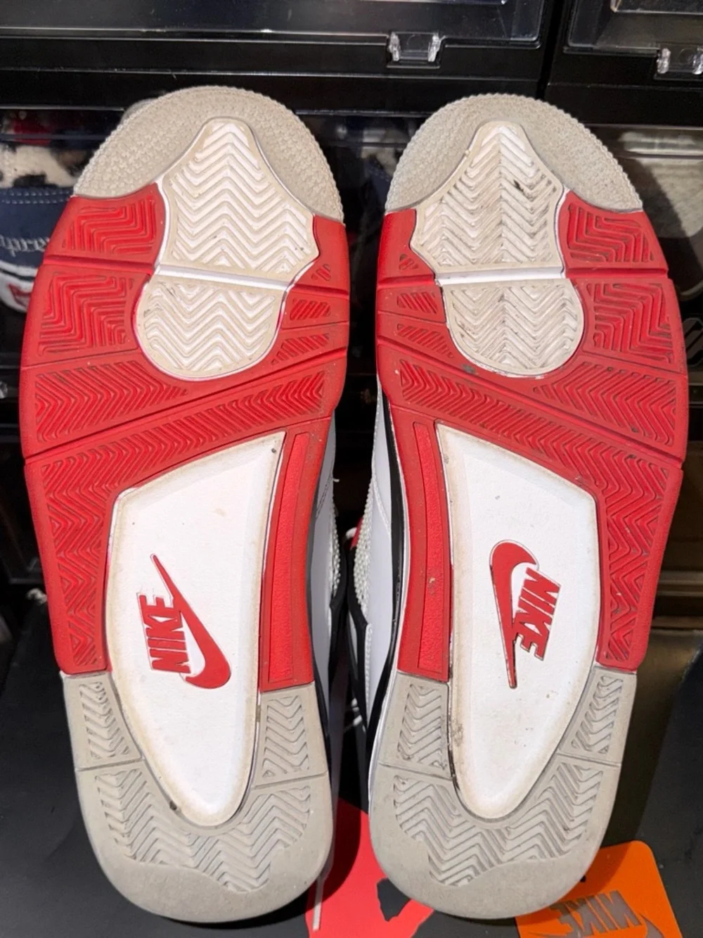 Jordan 4 fire red 2020
